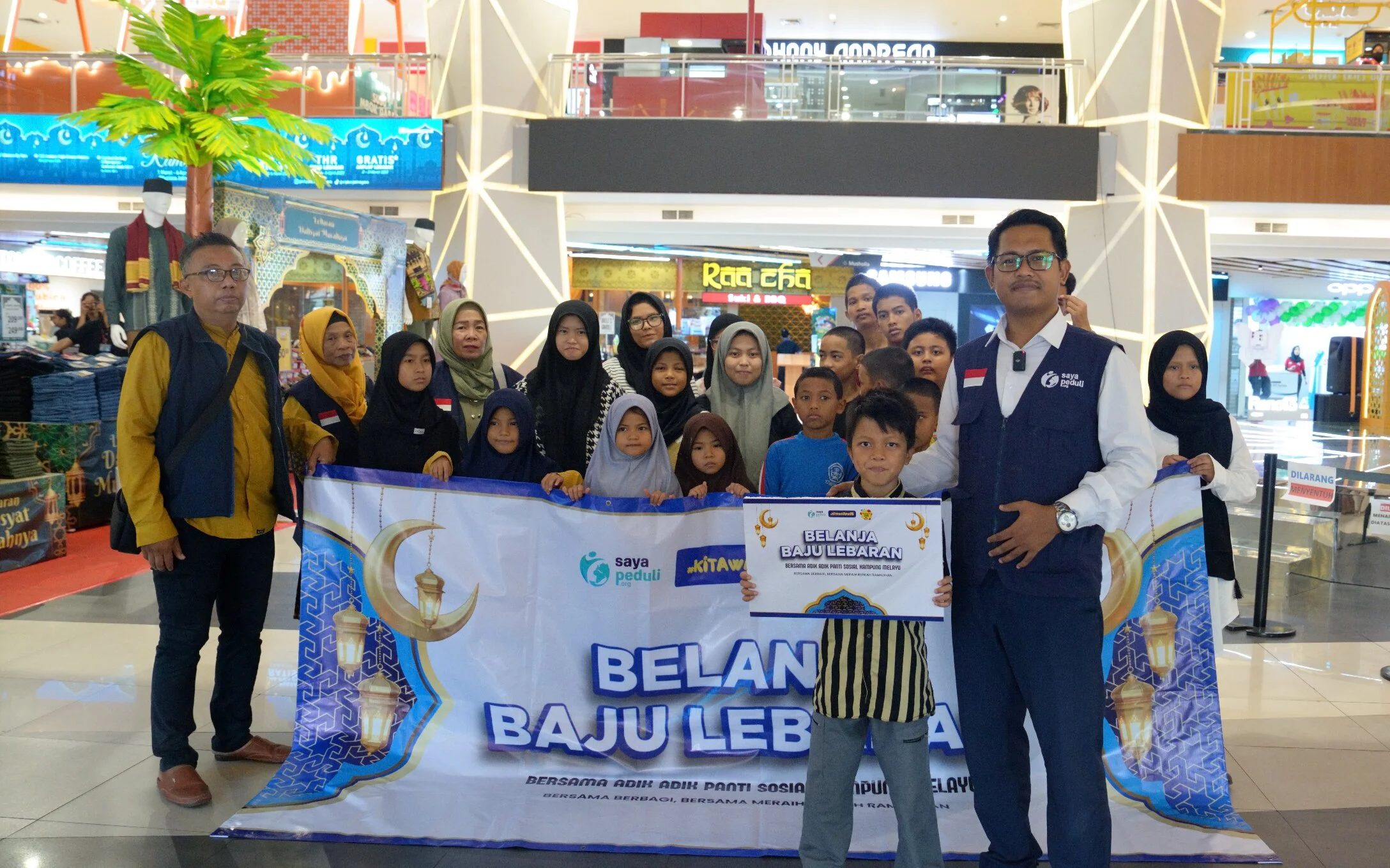 Foto 7 dari album Belanja Lebaran Bareng Yatim Piatu 2025